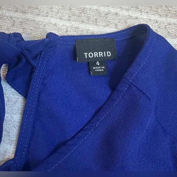 Torrid Women's Top Blouse Royal Blue Elegant plus size 4 with Open cuff Sleeve - Picture 3 of 7